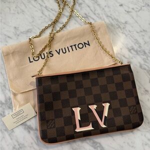 Louis Vuitton Double Zip Pochette